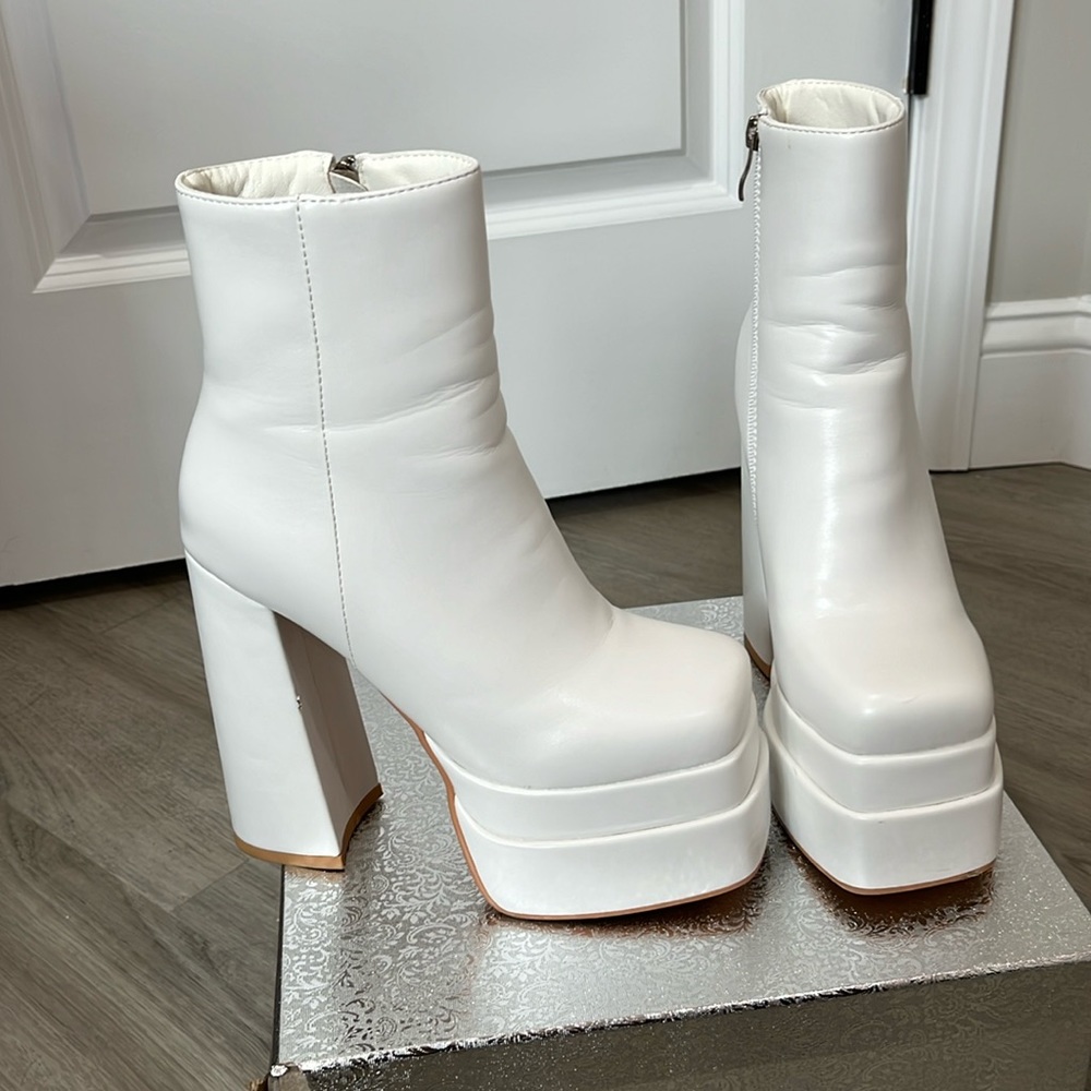 Size 7 white platform boots by Wetkiss